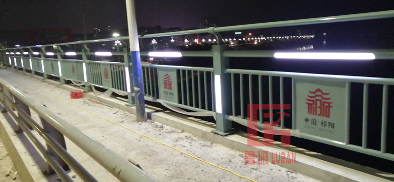 桥梁景观灯光护栏