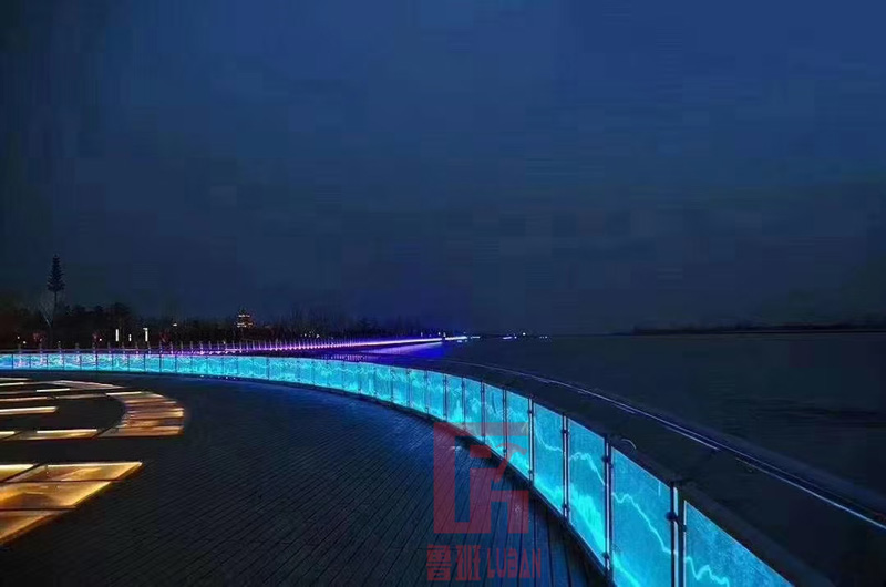 江边景观灯光栏杆